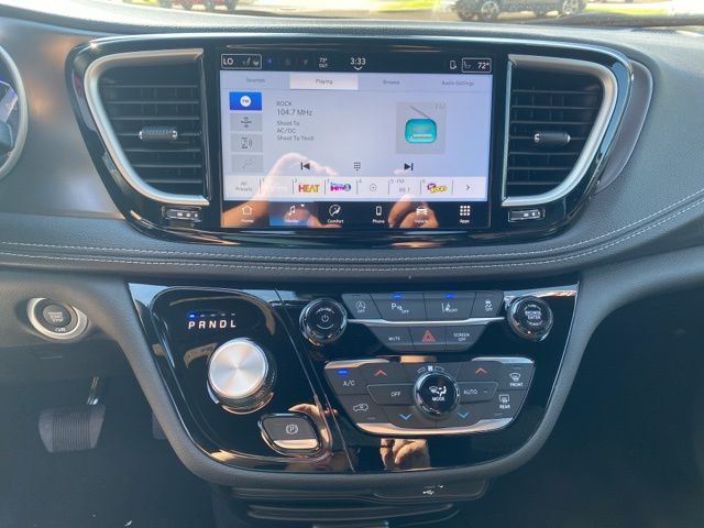 2026 Chrysler Pacifica Select - Bright White Clearcoat exterior view 15