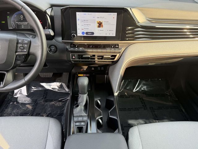 Used 2025  Toyota LE image 18