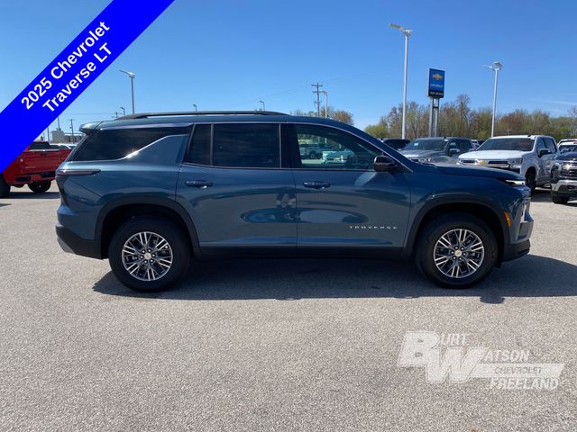 2025 Chevrolet Traverse LT photo