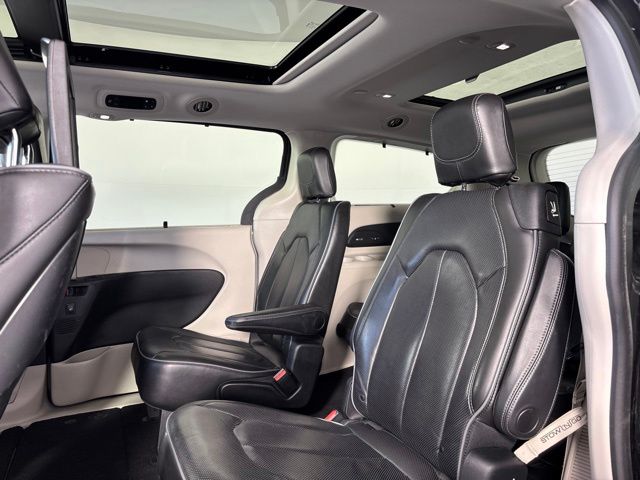 Used 2019 Chrysler Pacifica Van