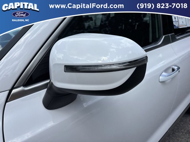 Used 2025 White Kia S image 12