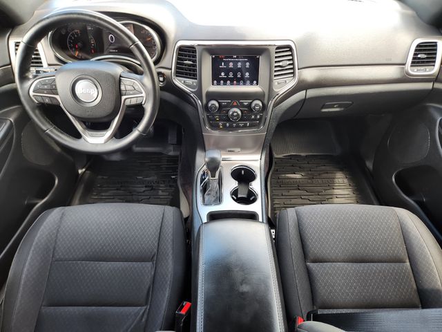 2018 Diamond Black Crystal Pearlcoat Jeep Grand Cherokee Laredo 4X4 SUV