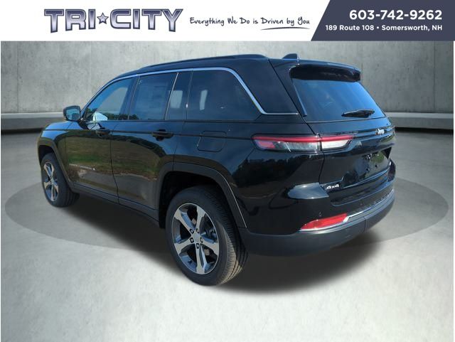 2025 Jeep Grand Cherokee Limited photo 3