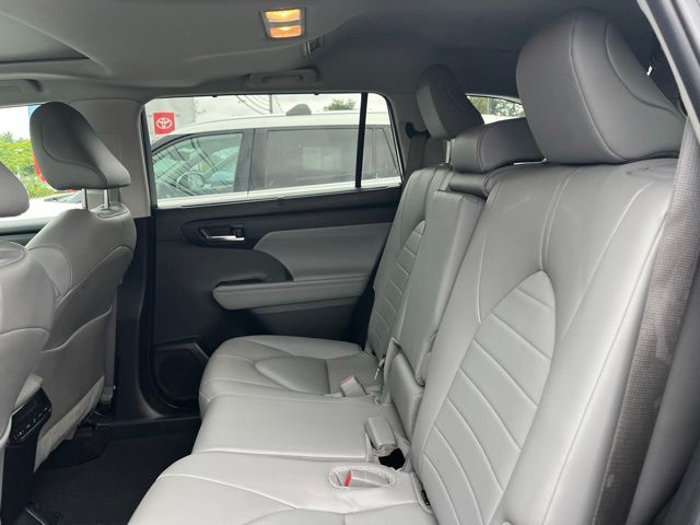 Used 2024 Toyota Highlander SUV