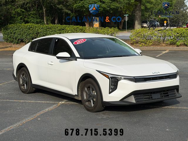 Snow White Pearl 2025 Kia K4 LXS FWD Sedan Front-Wheel Drive Continuously Variable Transmission