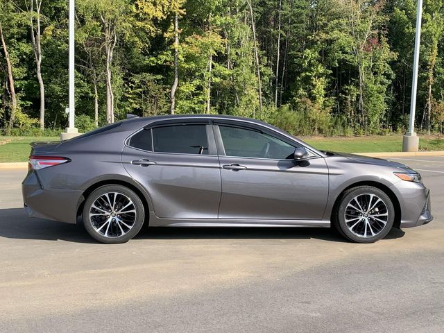 2020 Toyota Camry SE 11