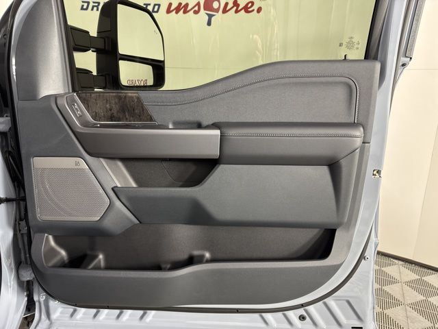 2025 Glacier Gray Metallic Tri-Coat Ford Super Duty F-250 SRW Lariat 4X4 Truck