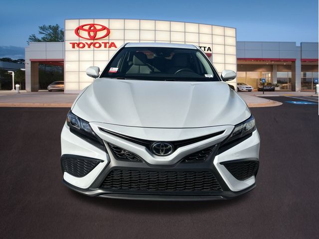 2024 Toyota Camry SE 24