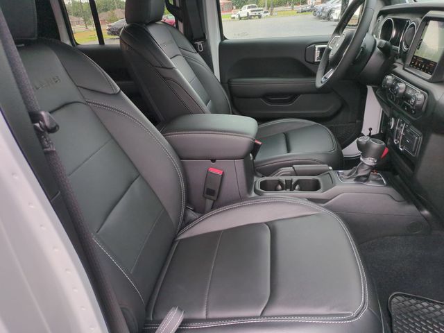Used 2023 White Jeep Overland image 34