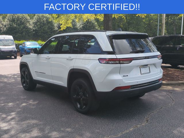 Used 2022 White Jeep Altitude image 3