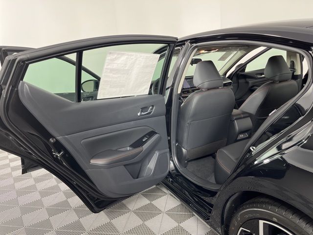2025 Super Black Clearcoat Nissan Altima 2.5 SR FWD Sedan