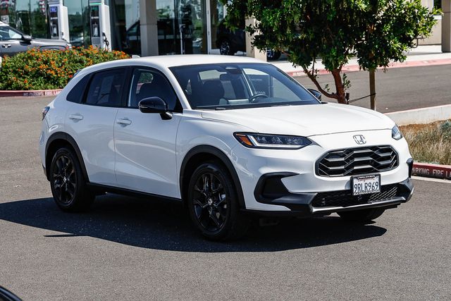 View vehicle photo 6