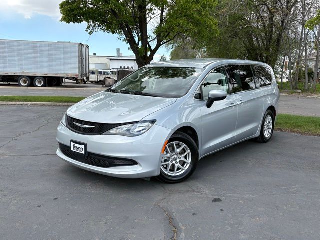 Silver Mist Clearcoat 2023 Chrysler Voyager Minivan Front-Wheel Drive 9-Speed Automatic