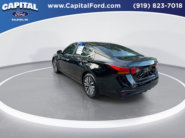 Used 2025 Black Nissan 2.5 SV image 6