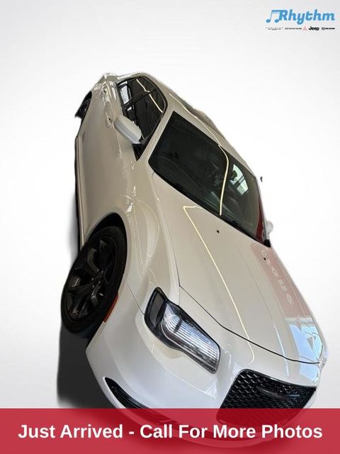 Bright White Clearcoat 2020 Chrysler 300 Sedan Rear-Wheel Drive 8-Speed Automatic