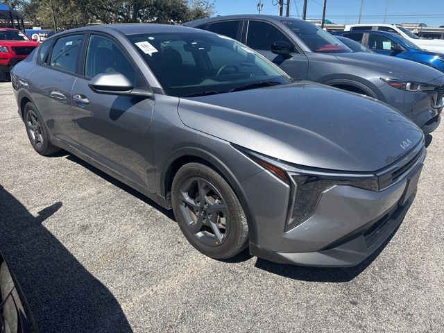 2025 Kia K4 LXS FWD