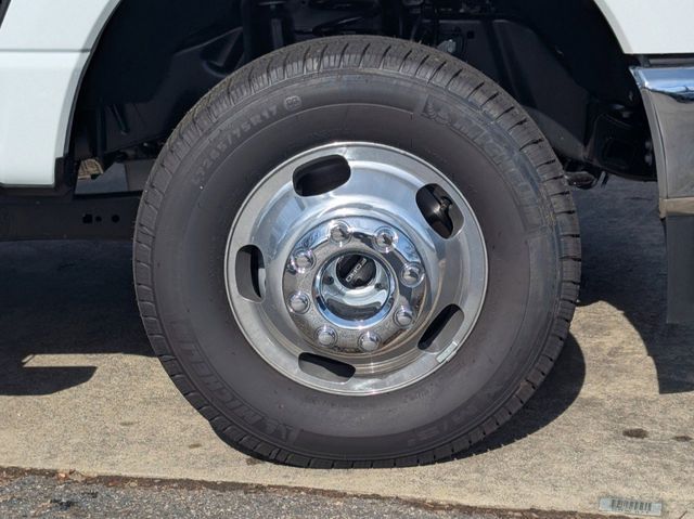 2025 Ford F-350 Super Duty Chassis Cab XL - Photo 23