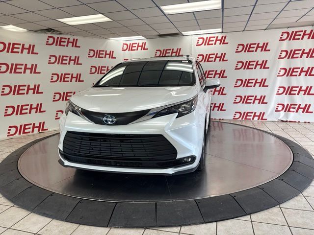 Used 2025 Toyota Sienna Van