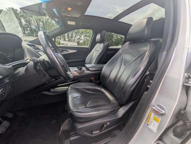 Used 2016 Silver Lincoln Reserve image 10