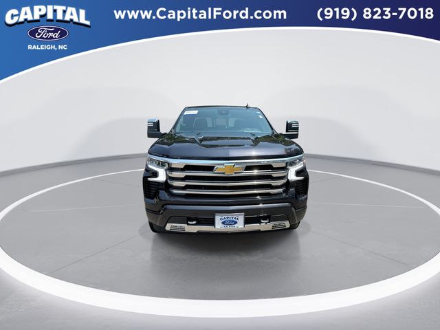 Used 2024 Gray Chevrolet High Country image 3