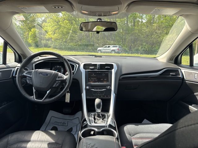 Used 2015 White Ford SE image 12