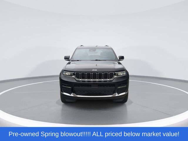 Used 2024 Diamond Black Jeep Limited image 3