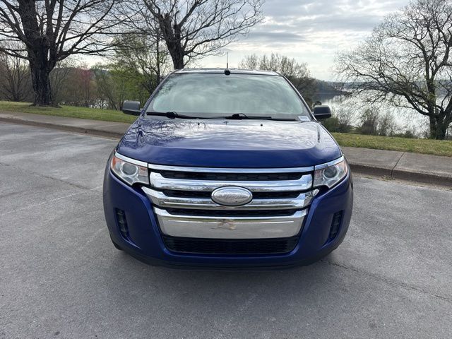 Used 2014 Blue Ford SE image 2