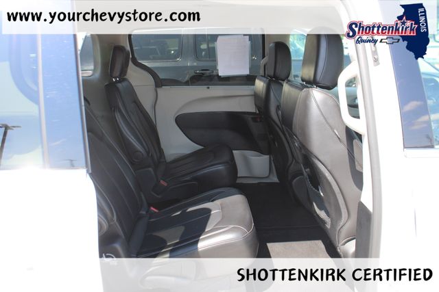 Used 2024 Chrysler Pacifica Van