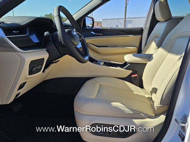 New 2025 White Jeep Limited image 5