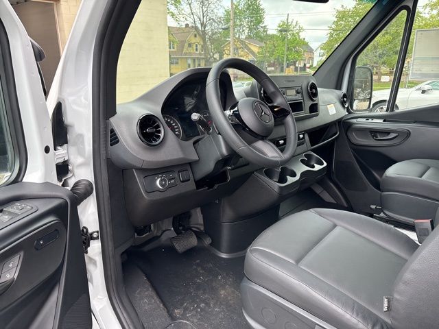 2025 Mercedes-Benz Sprinter 2500 Cargo 144 WB photo