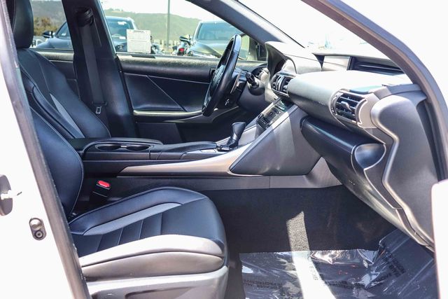 Used 2020 White Lexus 300 image 19