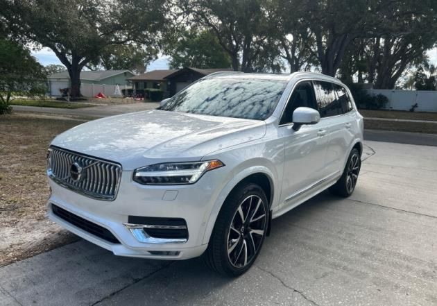 2024 Volvo XC90 Plus's photo