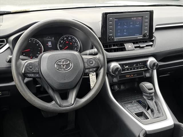 2022 Toyota RAV4 LE 19