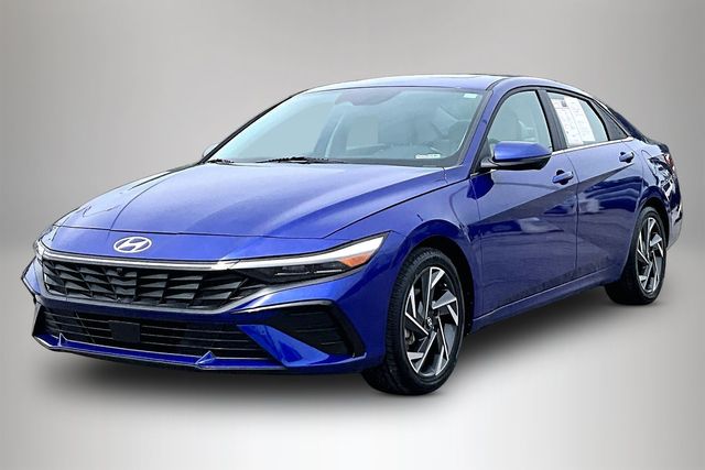 Used 2024 Hyundai Elantra Limited 4D Sedan