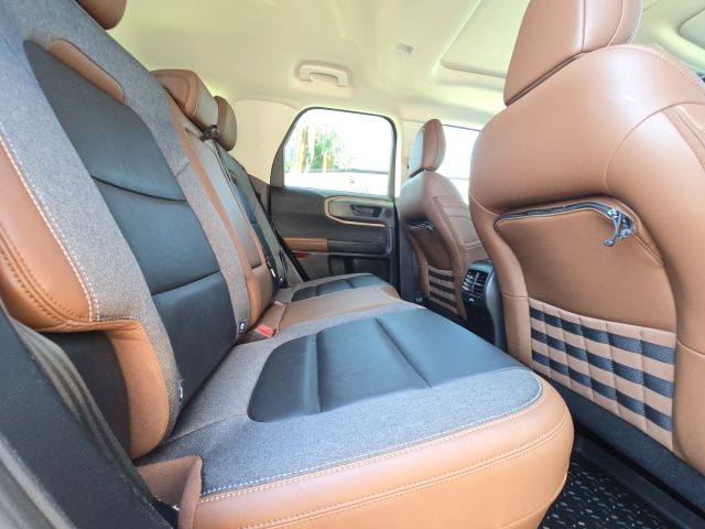 2022 Ford Bronco Sport Outer Banks:B02401