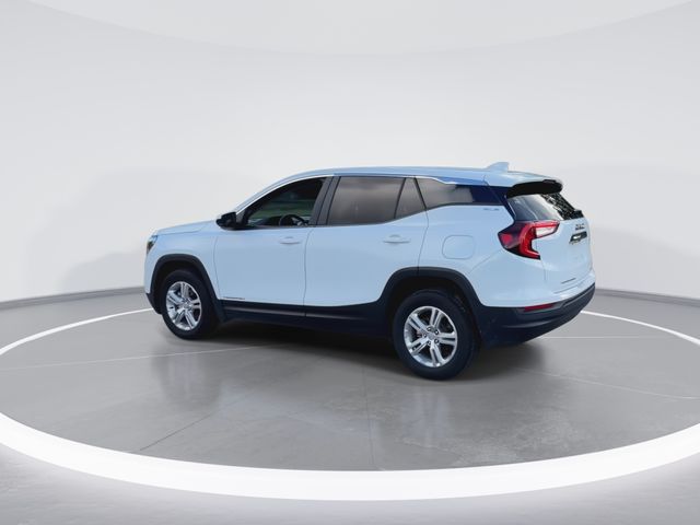 Used 2024 White GMC SLE image 8