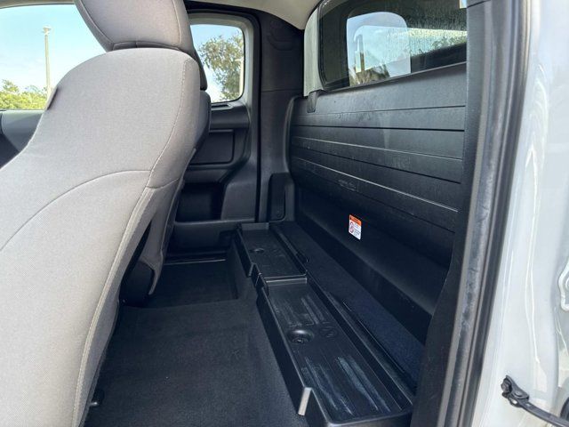 2022 Toyota Tacoma SR5 - Photo 12