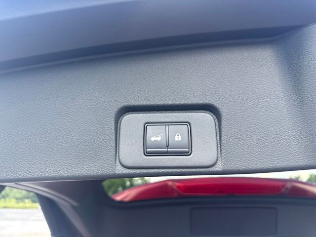 2025 Nissan Rogue Platinum:C02794