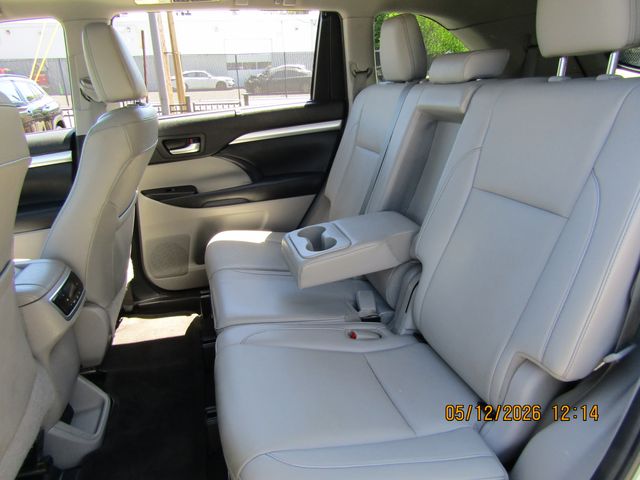 used 2019 Toyota Highlander car, priced at $25,499