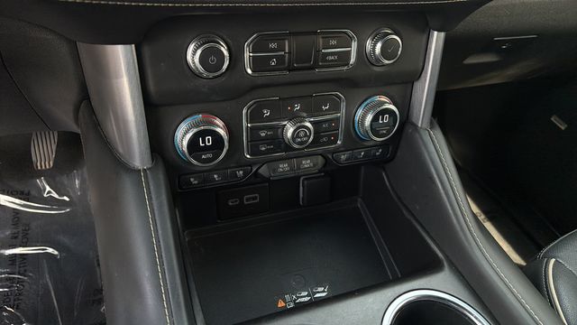 Used 2023 Silver GMC SLT image 31