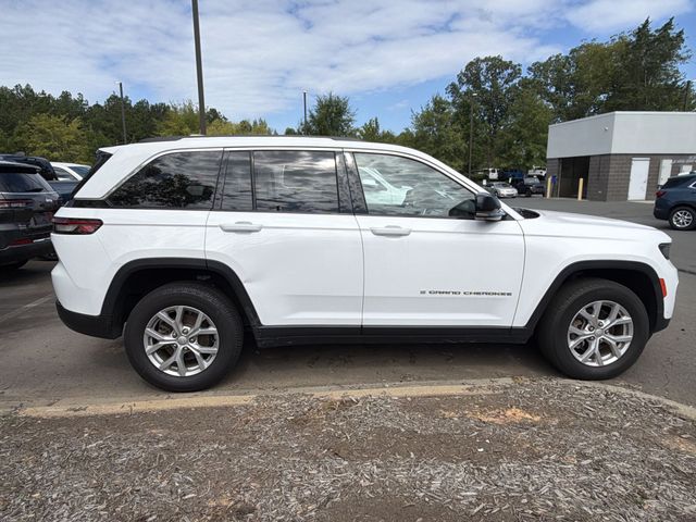 Used 2023 White Jeep Limited image 4
