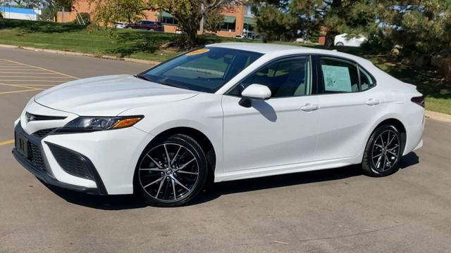 2021 Toyota Camry SE 4