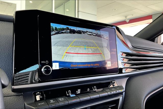 Used 2025 Toyota Camry SE 4D Sedan