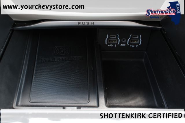 Used 2023 Chrysler Pacifica Van