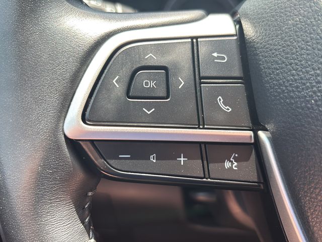 Used 2025 Toyota Highlander SUV