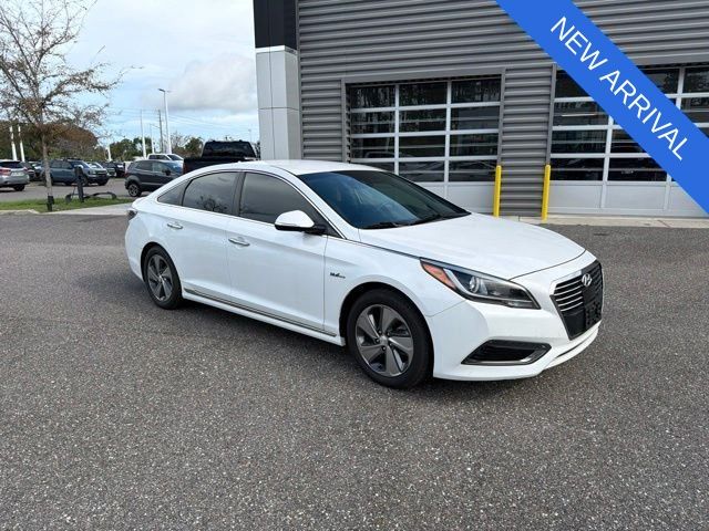 Hyper White 2017 Hyundai Sonata Plug-In Hybrid Sedan Front-Wheel Drive 6-Speed Automatic