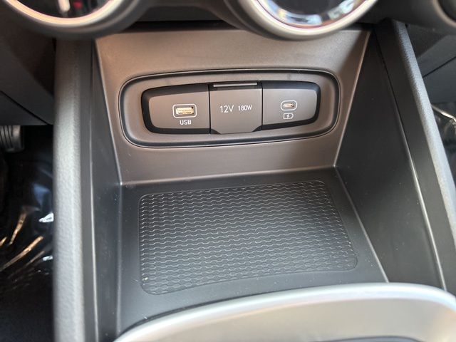 New 2025 Silver Hyundai SEL image 27