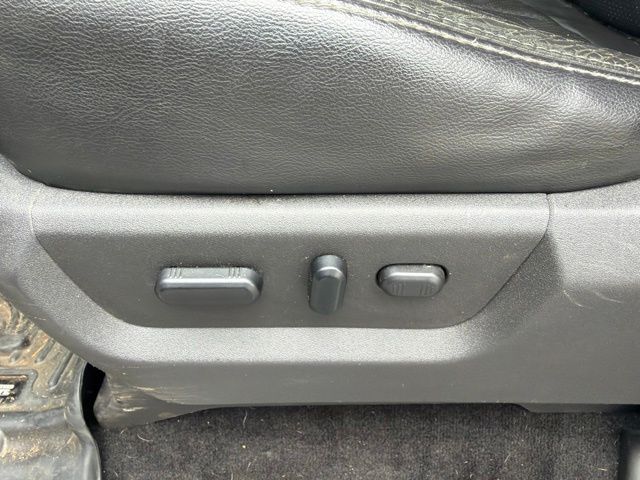 Used 2012 White Ford Lariat image 15