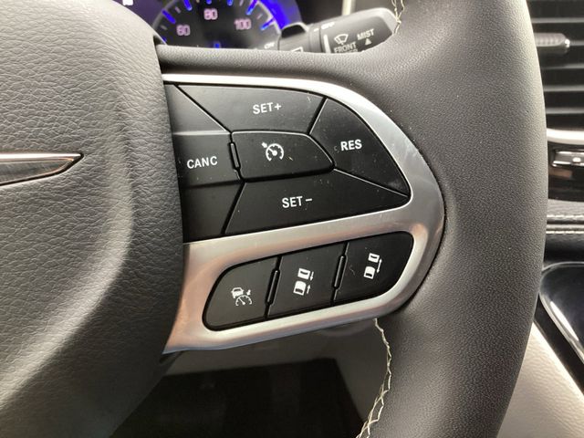 Used Car 2023 Chrysler Pacifica  Touring L For Sale Under $30,000 In San Antonio, Texas