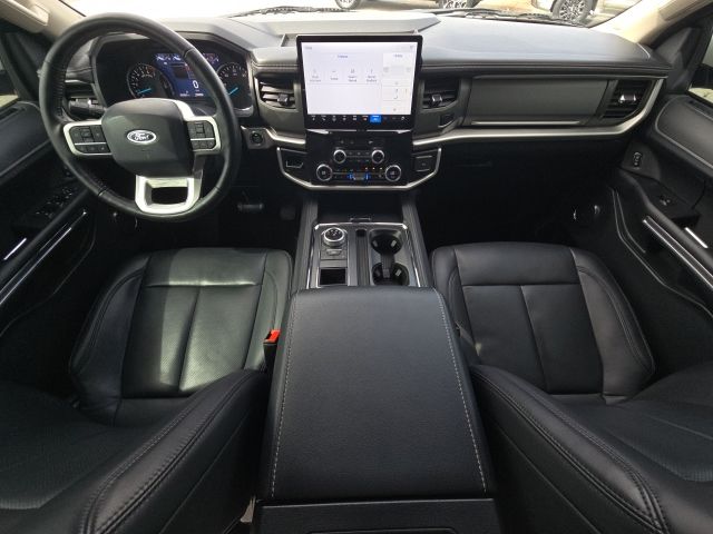 2024 Ford Expedition XLT:B02482